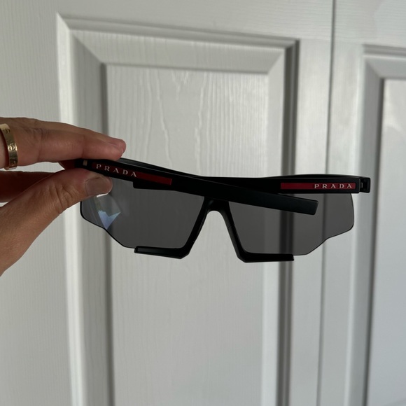 Prada Linea Rossa Active sunglasses black - Picture 6 of 12